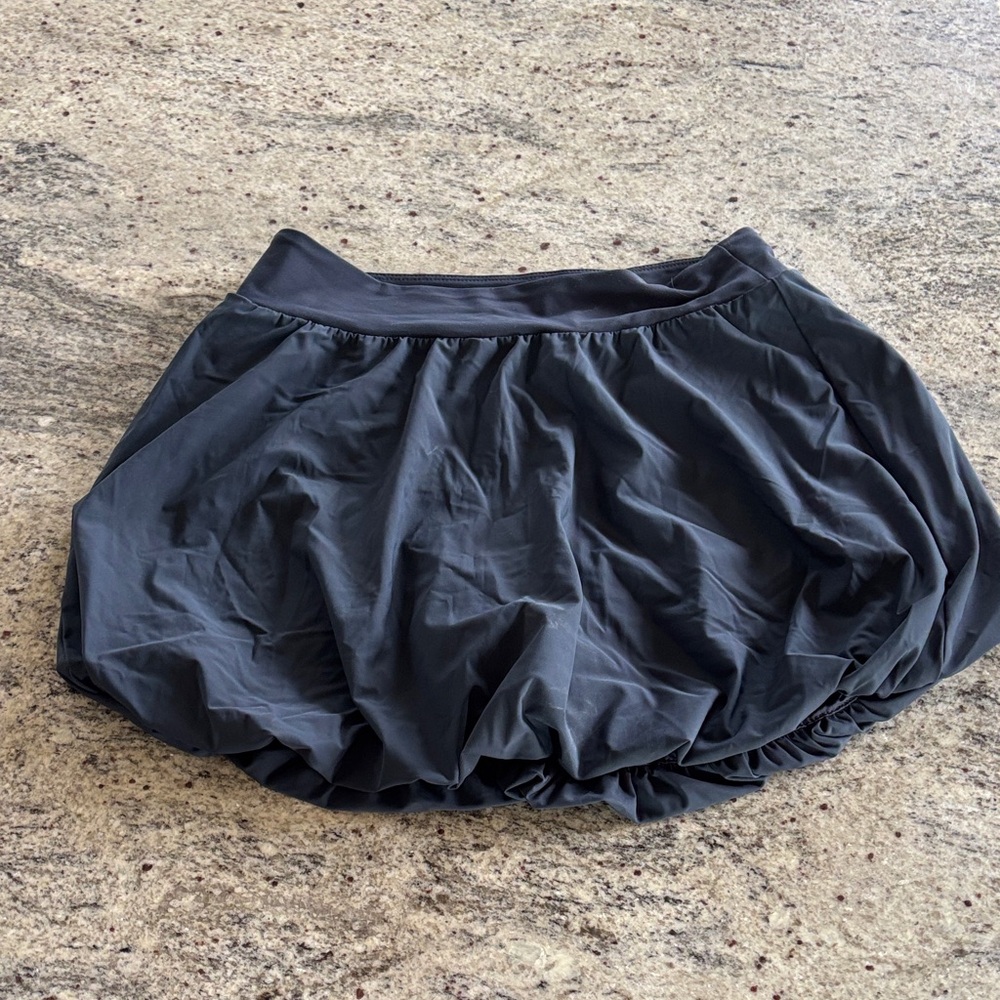 Old Navy High-Waisted SleekTech Bubble Skort